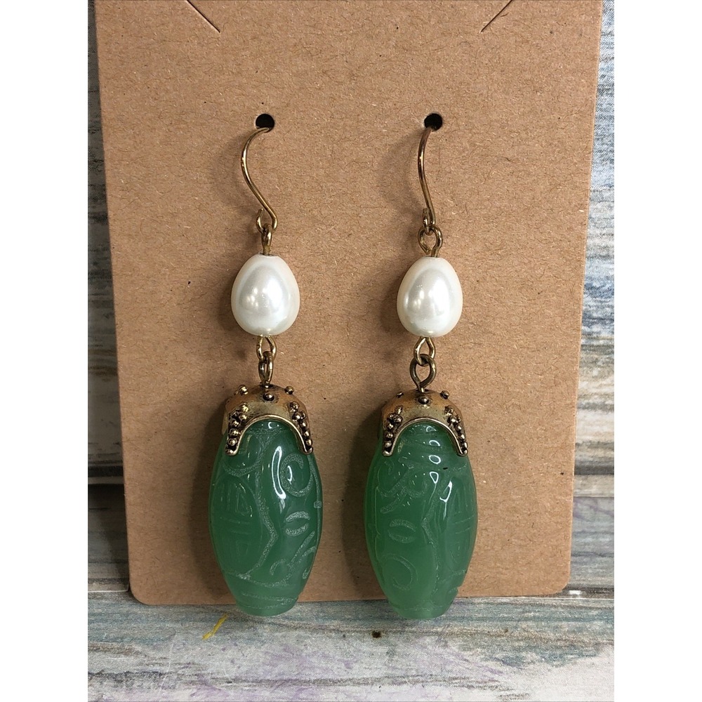 Padma Lakshmi Earrings Faux pearl Green Jade Gold tone drop dangle‎ 2.5"